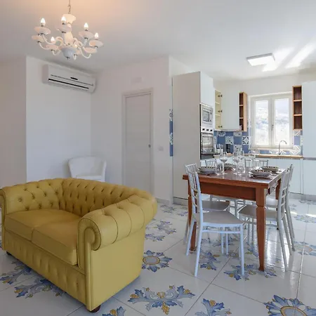 Stunning In * Laureana Cilento