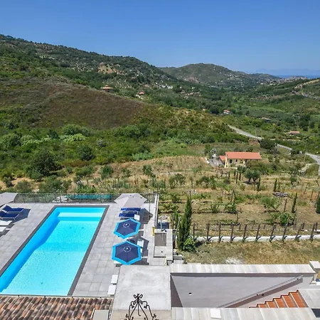 Stunning In Laureana Cilento